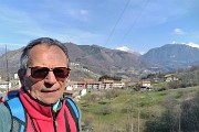 52 Selfie con vista su Camonier e verso la Val Serina